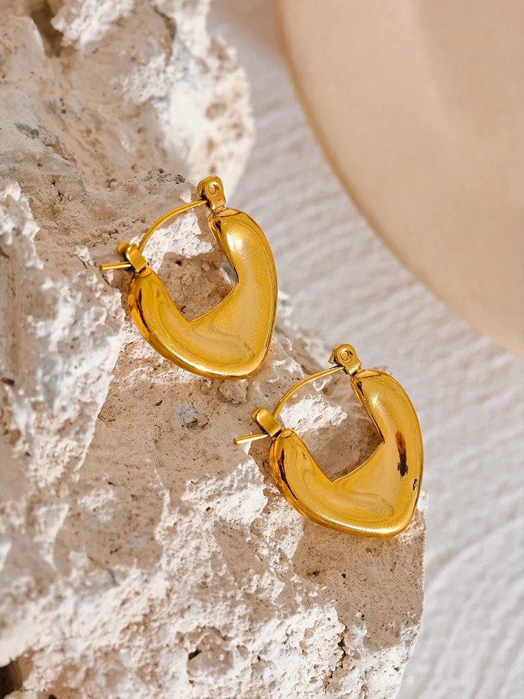 Smooth heart love chic hoop earrings - product image