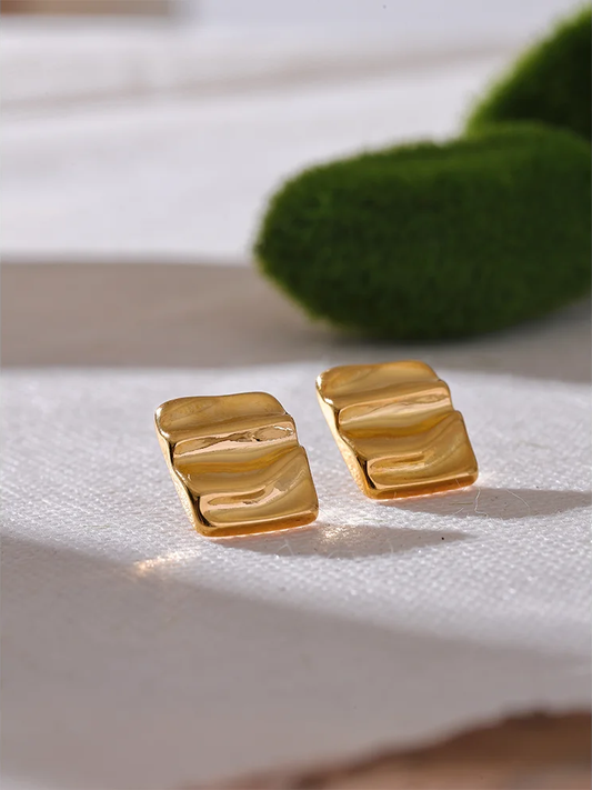 Square minimalist metal small stud earrings - product image