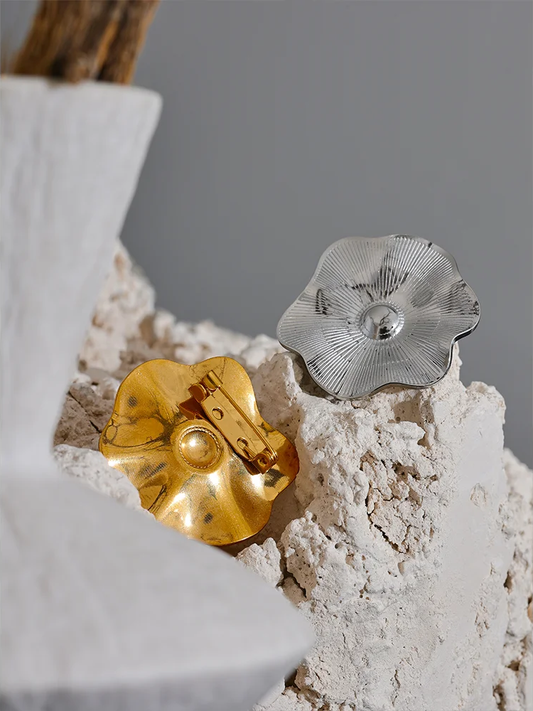 Stainless steel metal flower brooches - product image