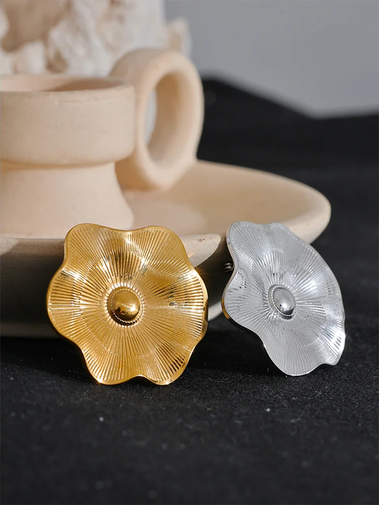 Stainless steel metal flower brooches - product image
