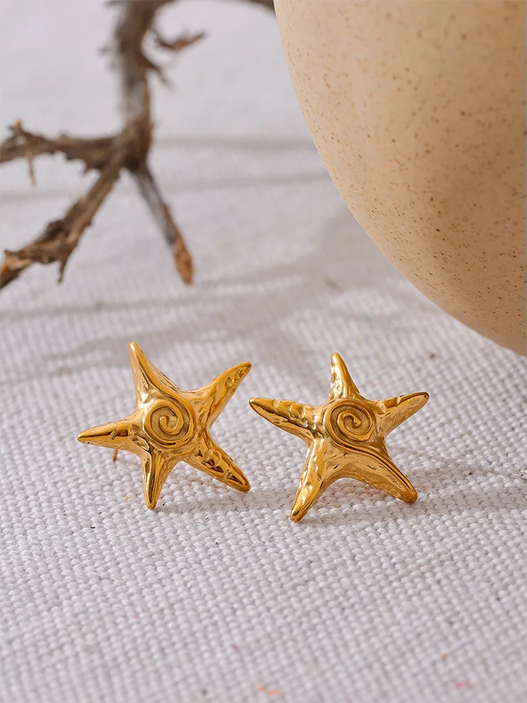 Star shaped stud earrings - product image