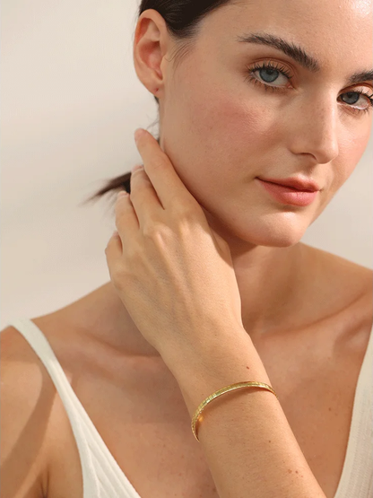 Statement trendy chain modern charm bracelet - product image