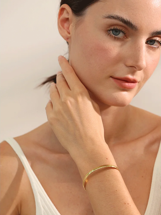 Statement trendy chain modern charm bracelet - product image