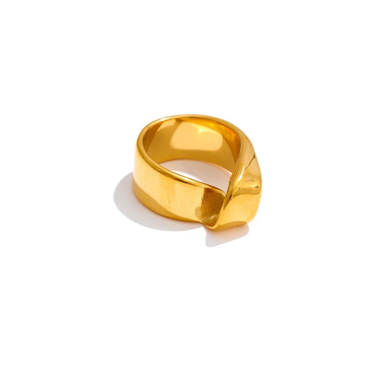 Stylish unique polished cast minimalist ring - product image