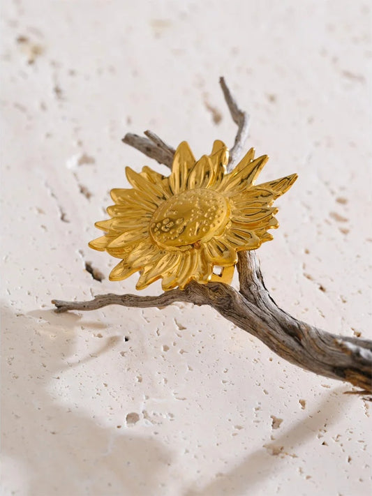 Sun flower textured adjustable finger ring - product image