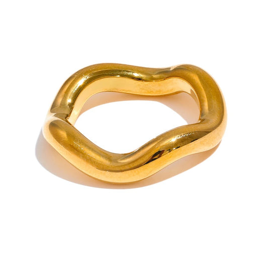 Twisted round textured daily wear finger ring - product image