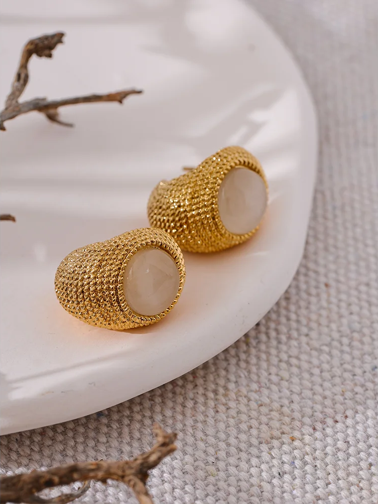 Vintage cat eye stone c shape minimalist earrings - product image