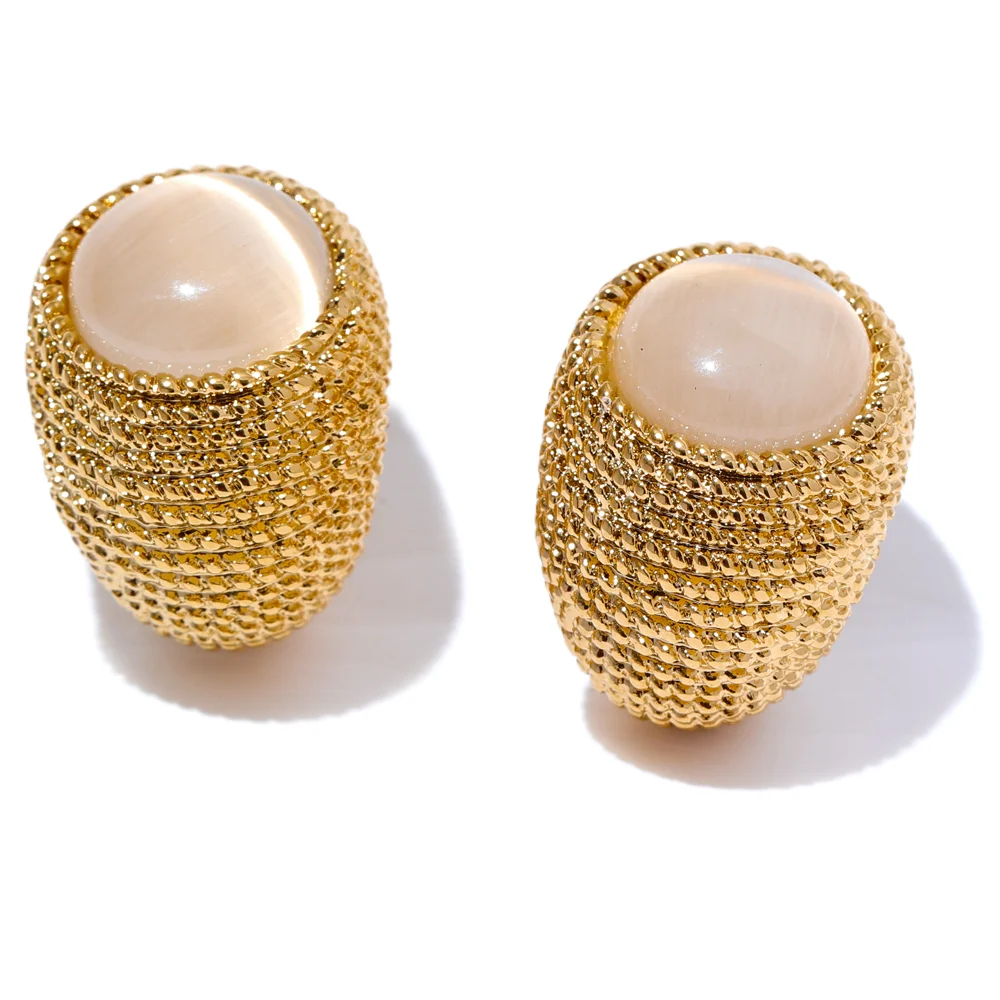 Vintage cat eye stone c shape minimalist earrings - product image