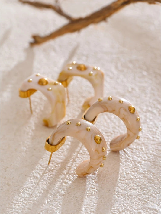 Vintage cowboy style resin hoop earrings - product image