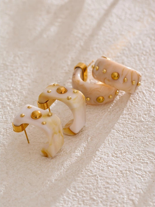 Vintage cowboy style resin hoop earrings - product image