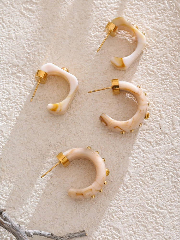 Vintage cowboy style resin hoop earrings - product image