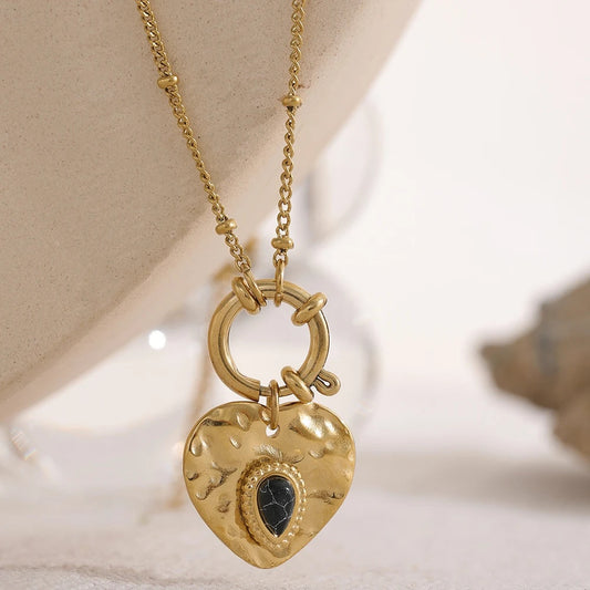 Vintage metal heart pendant necklace - product image