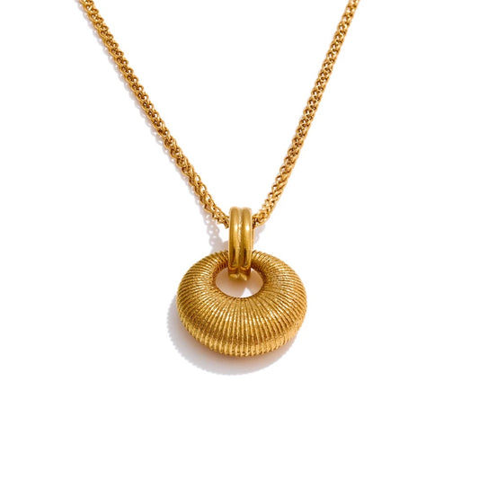 Vintage round casting pendant necklace fashion - product image