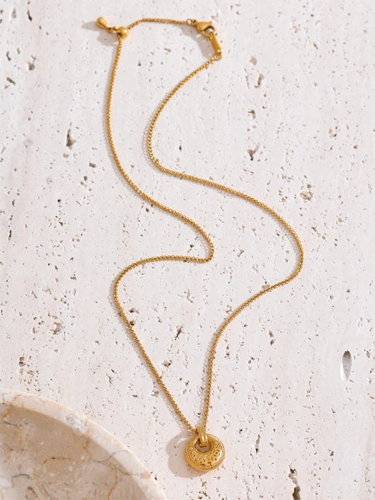 Vintage round casting pendant necklace fashion - product image