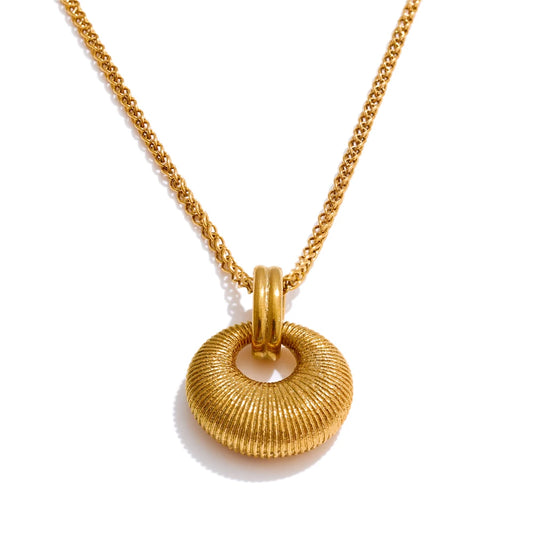 Vintage round casting pendant necklace fashion - product image