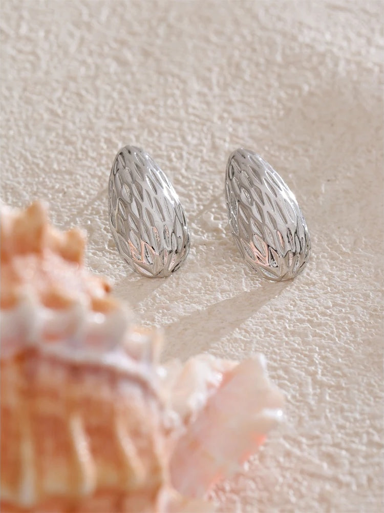 Vintage striped modern stud earrings for women - product image