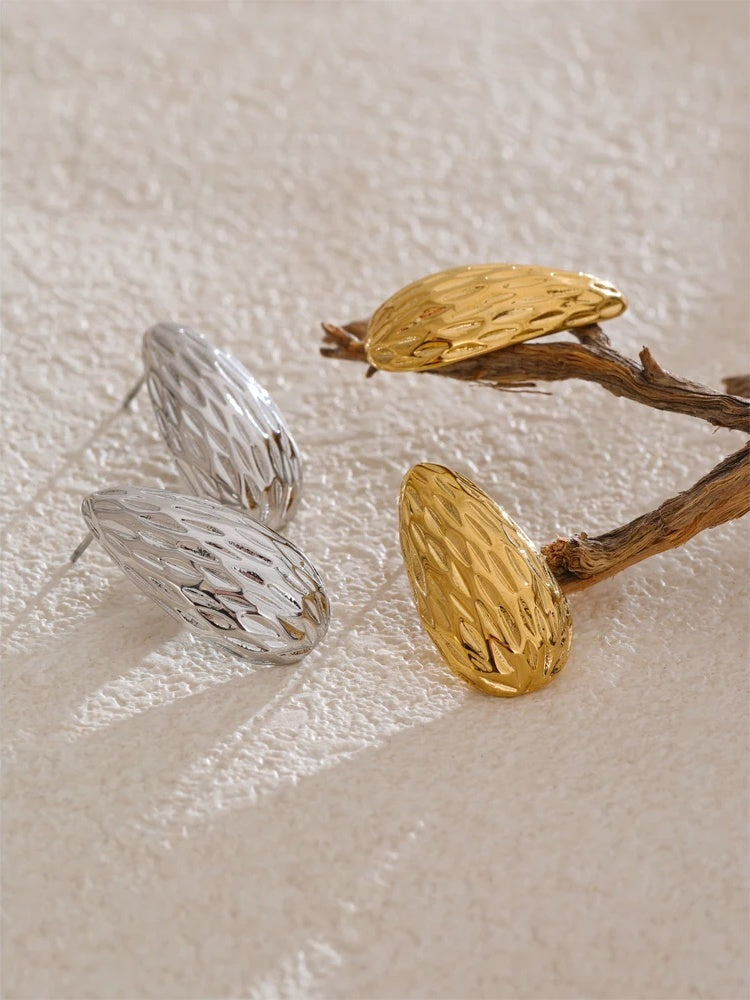 Vintage striped modern stud earrings for women - product image
