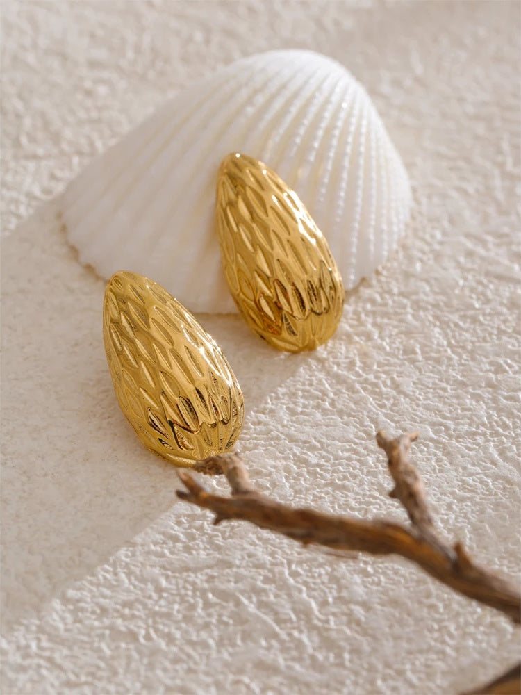 Vintage striped modern stud earrings for women - product image