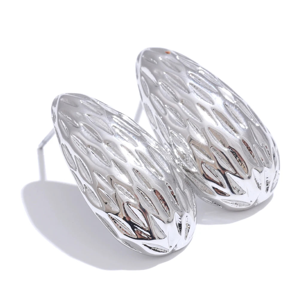 Vintage striped modern stud earrings for women - product image