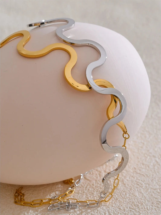 Wave pattern gold color choker necklace - product image