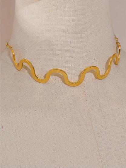 Wave pattern gold color choker necklace - product image