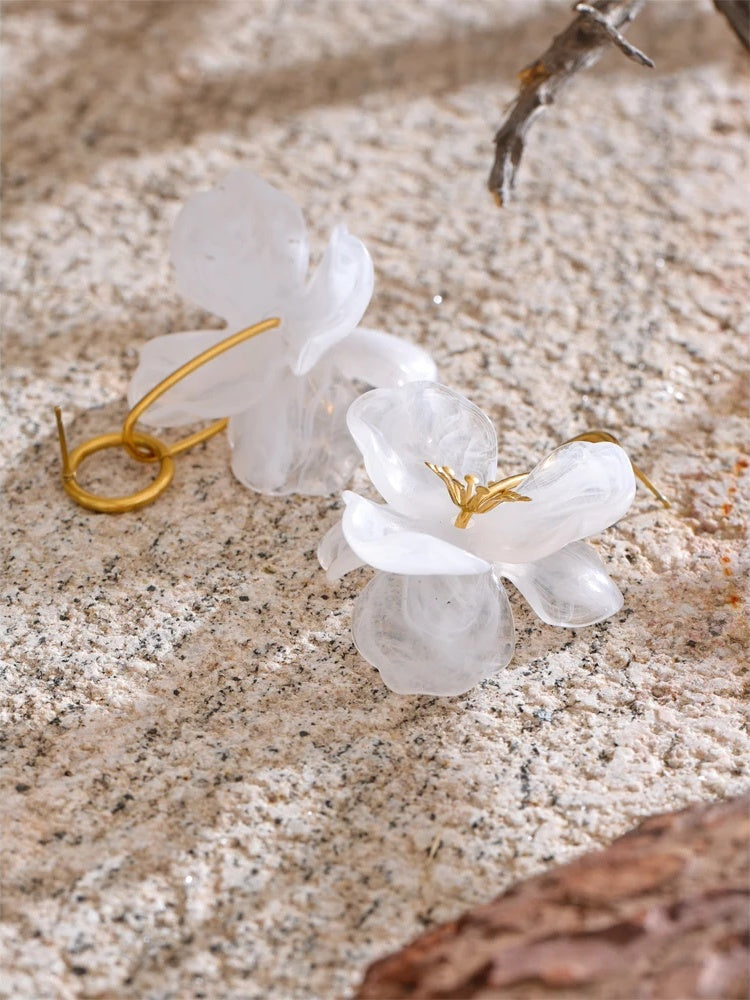 White resin flower dangle summer earrings - product image