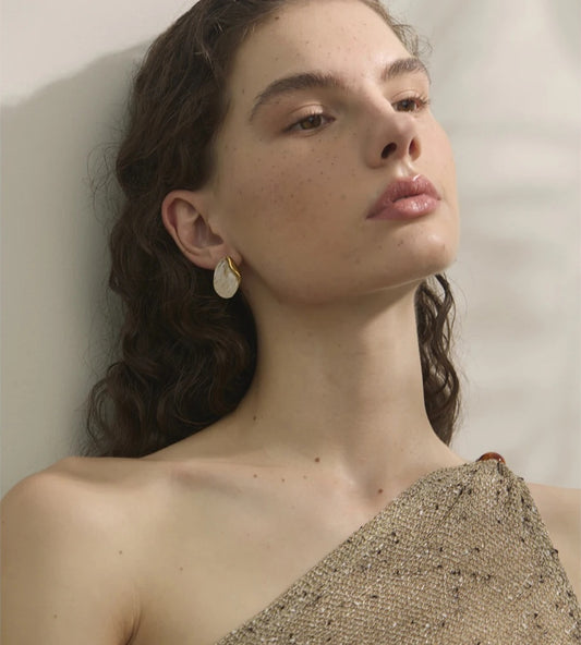 White resin heart c-shape abstract stud earrings - product image