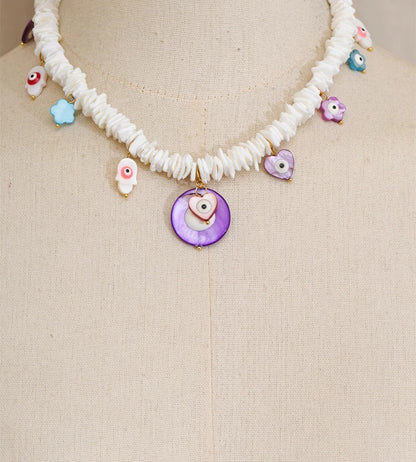 White shell chain round heart eye pendant necklace - product image