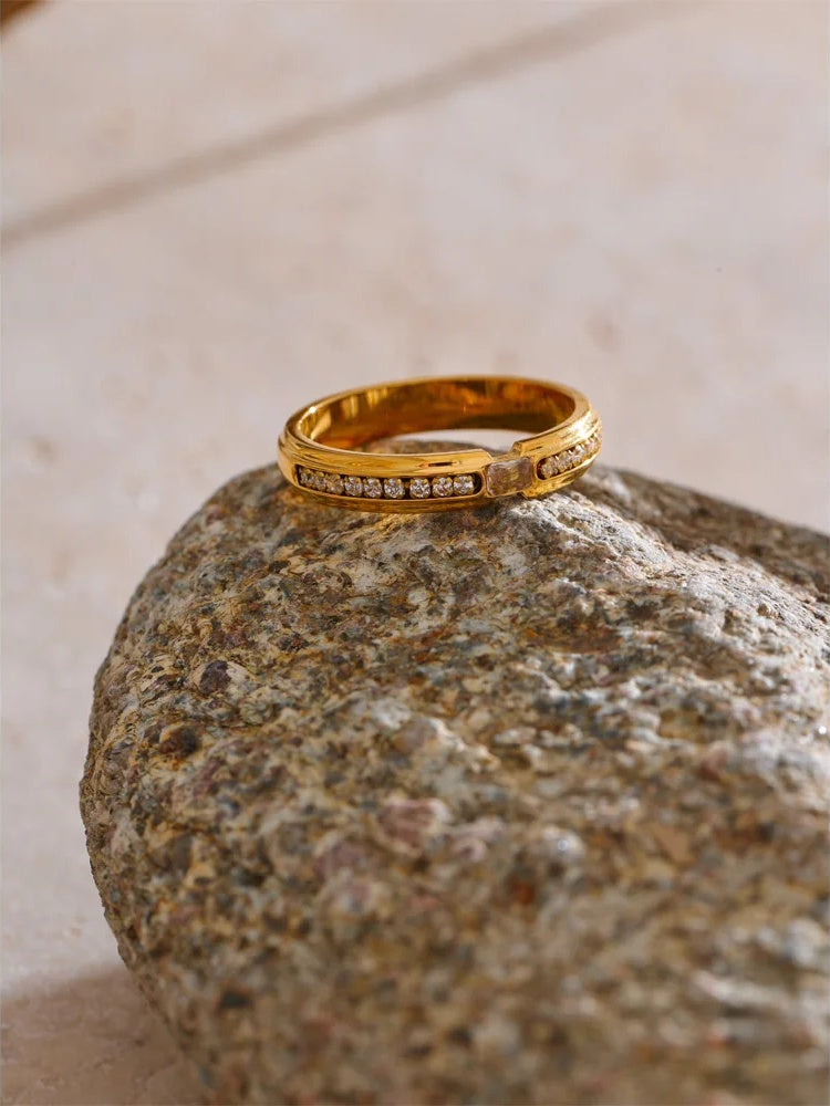Zirconia round square smooth ring - product image