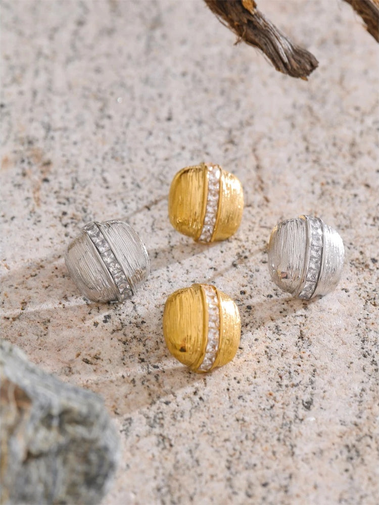 Zirconia square striped stud earrings daily - product image