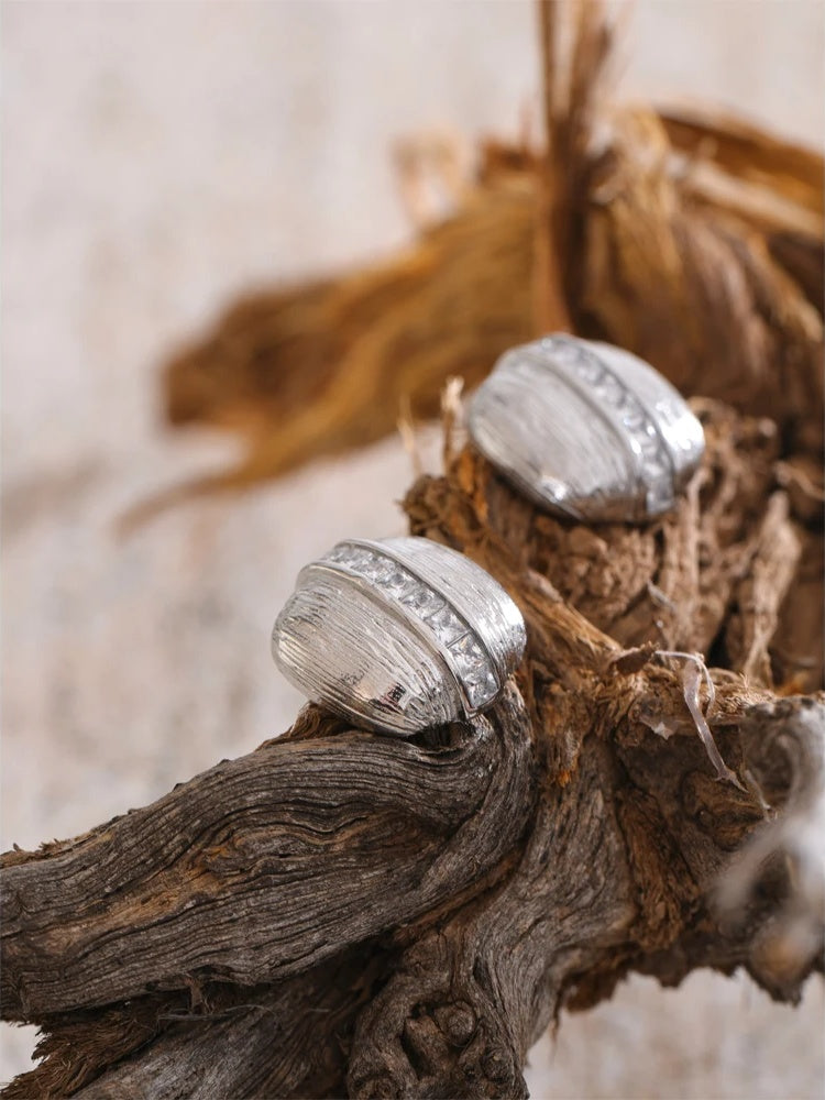 Zirconia square striped stud earrings daily - product image
